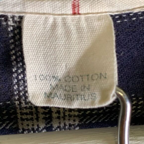 J Crew Men’s Size Large Casual Button Down Shirt Navy Blue Plaid Long Sleeve - Picture 8 of 10